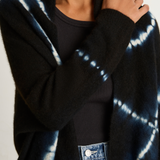 Suzusan Cashmere Seamless Upside Down Cape - Black / Natural White