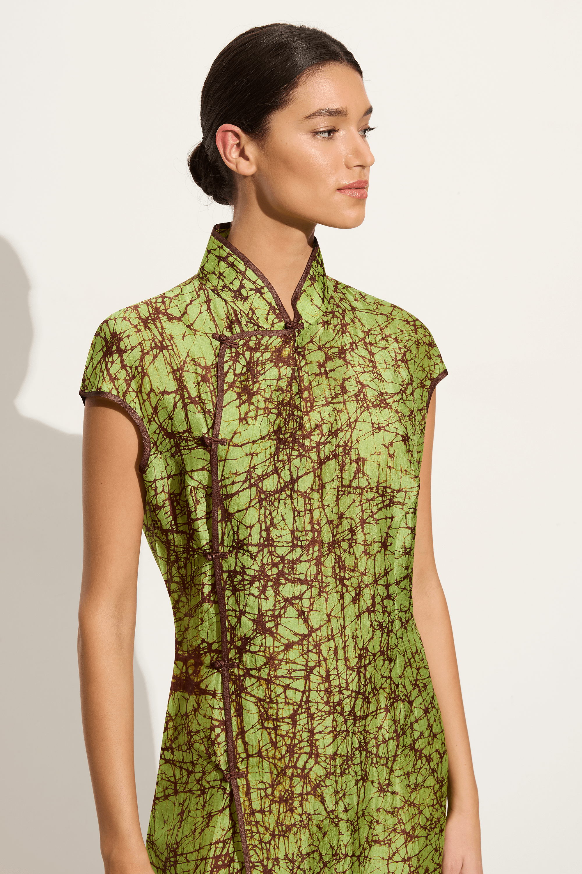 Anaak Vien Mandarin Tussar dress in apple batik