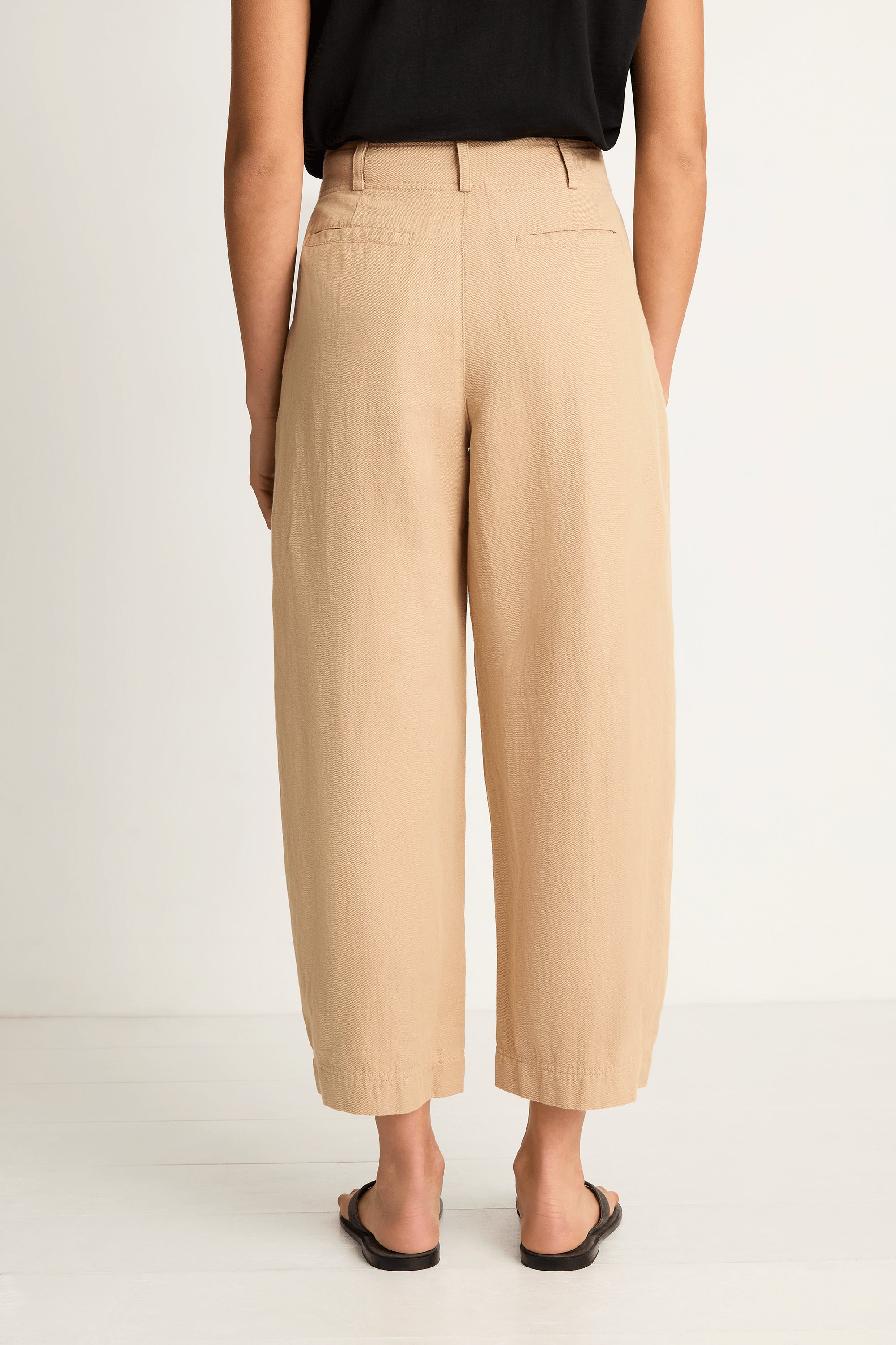 Apiece Apart Bari Crop Trouser - Desert