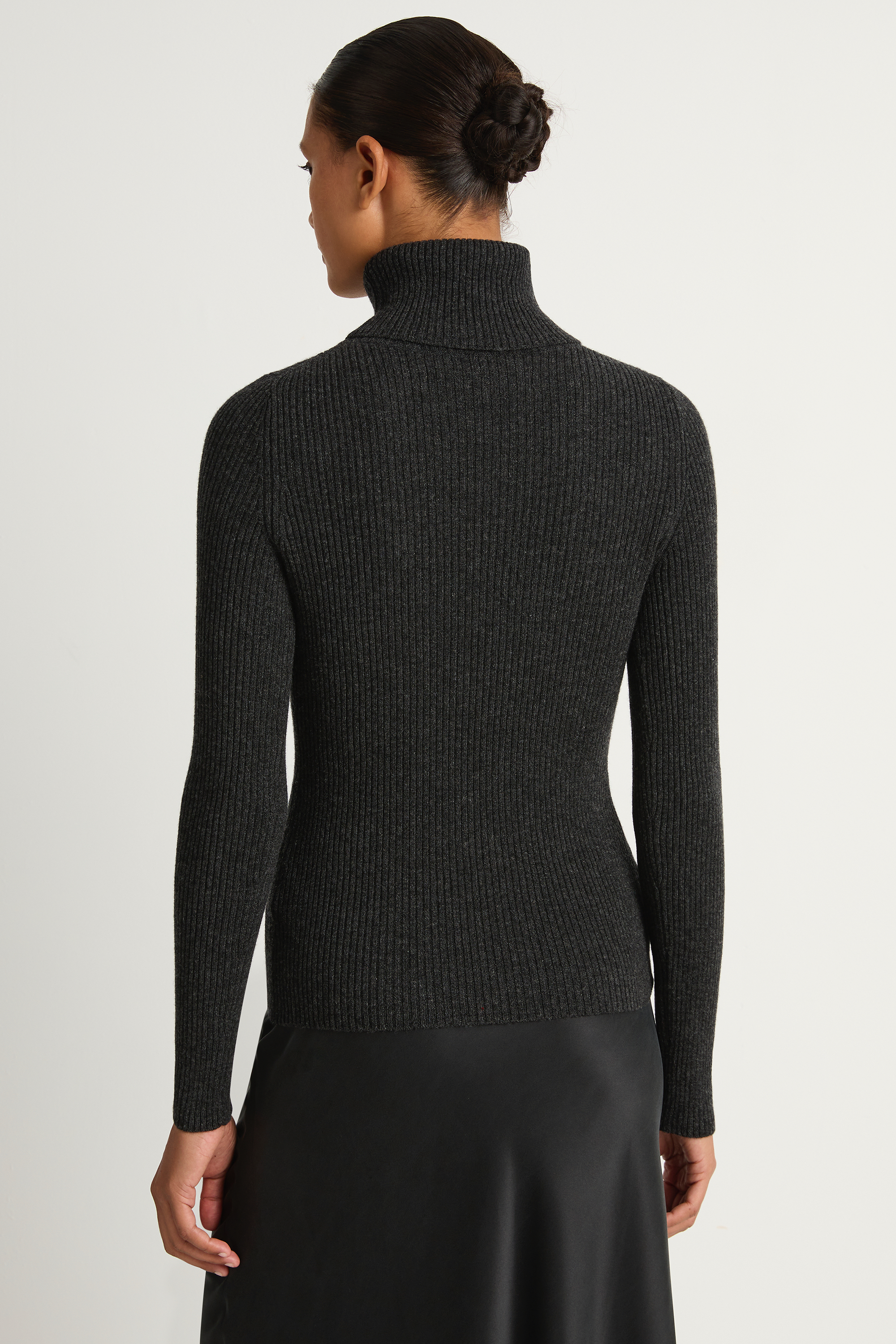 Enza Costa Cashmere Rib Turtleneck Sweater - Charcoal