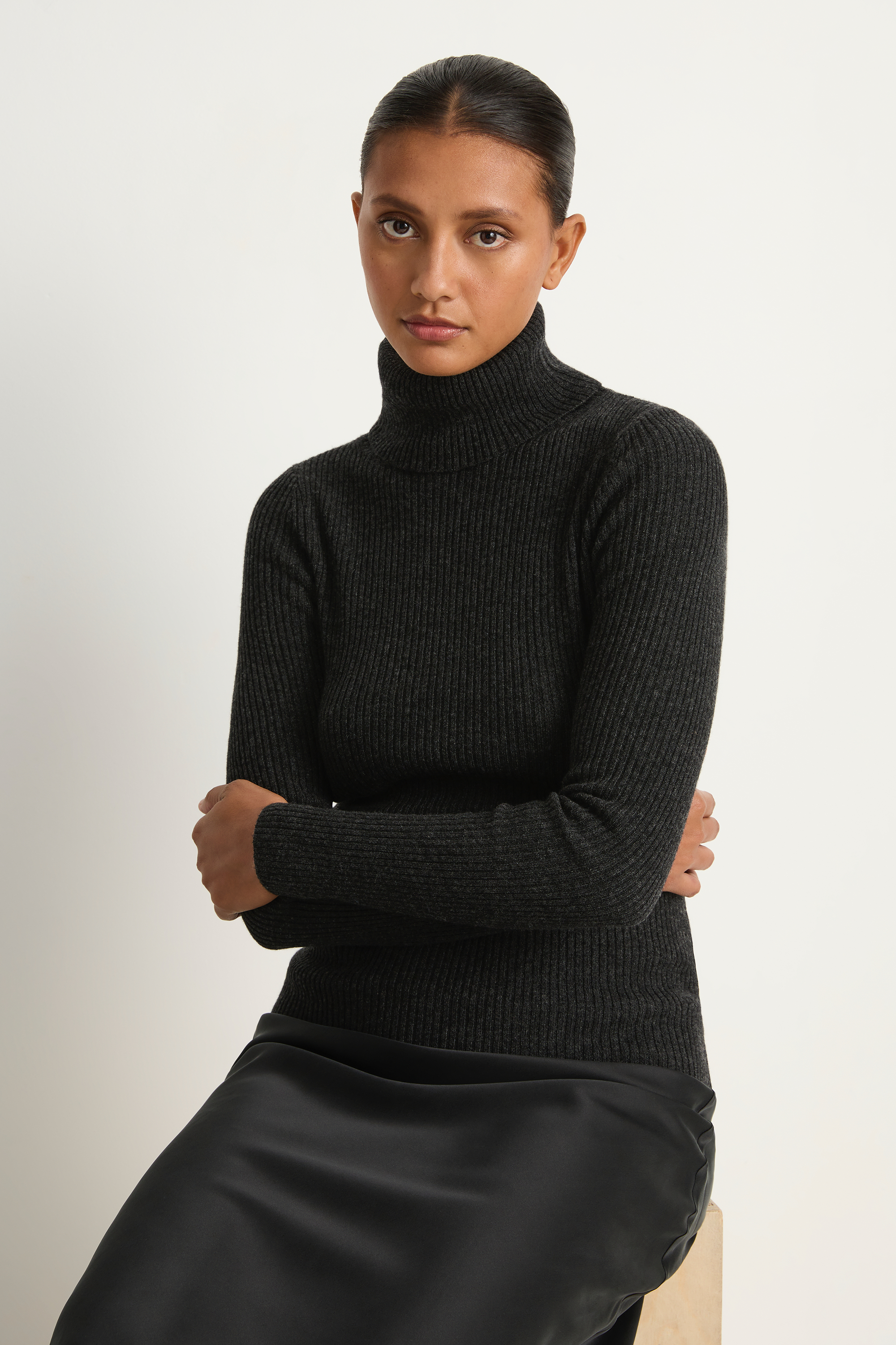 Enza Costa Cashmere Rib Turtleneck Sweater - Charcoal