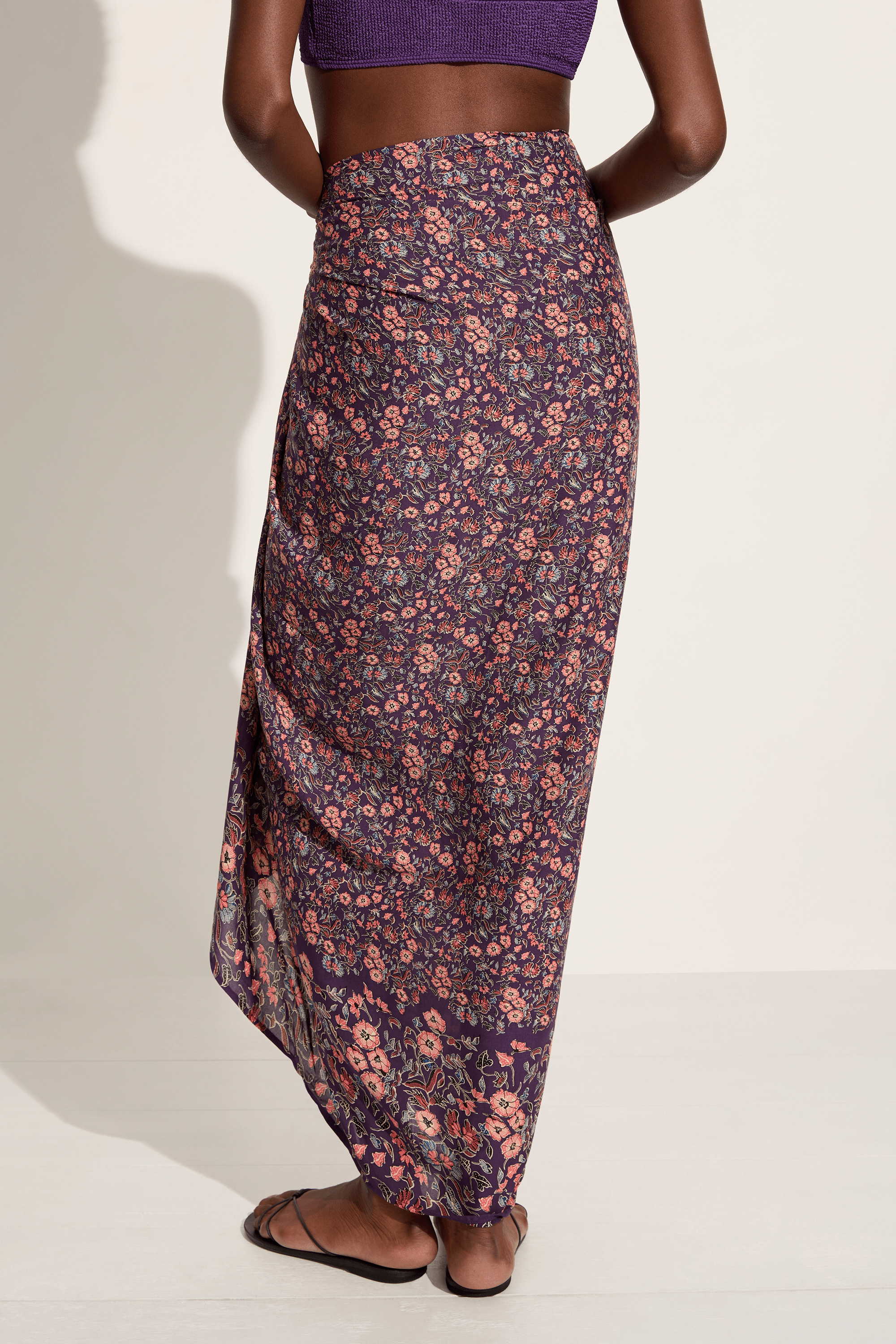 Natalie Martin Sarong in petitie fleur print aubergine