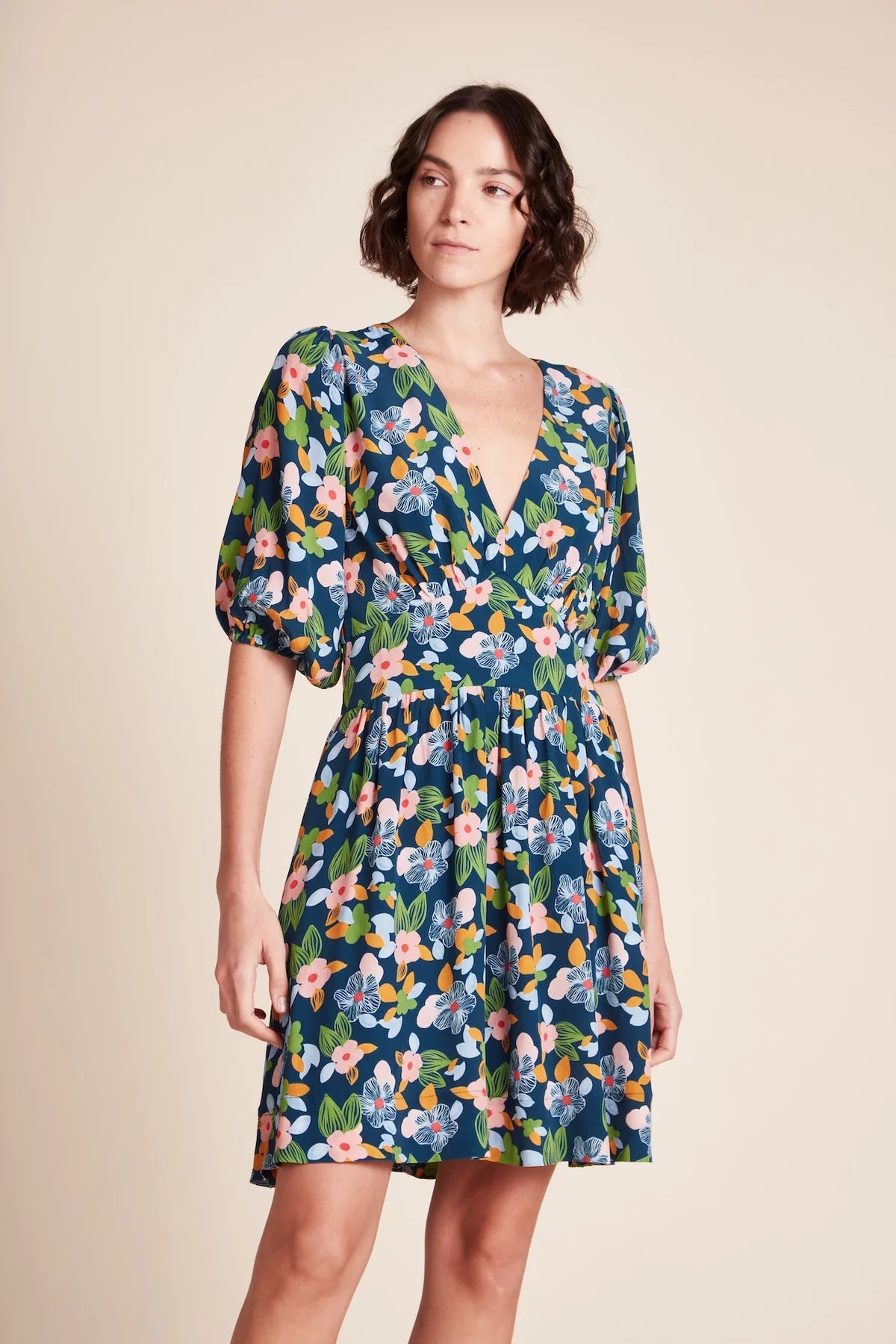 Trovata Birds of Paradis Gia dress in wild hibiscus