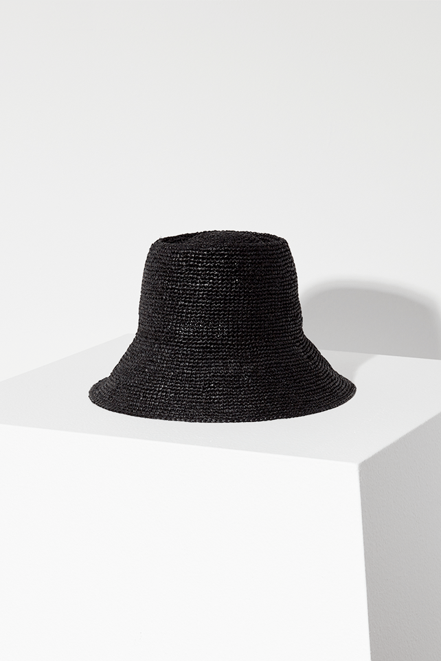 Janessa Leoné Felix bucket hat in black