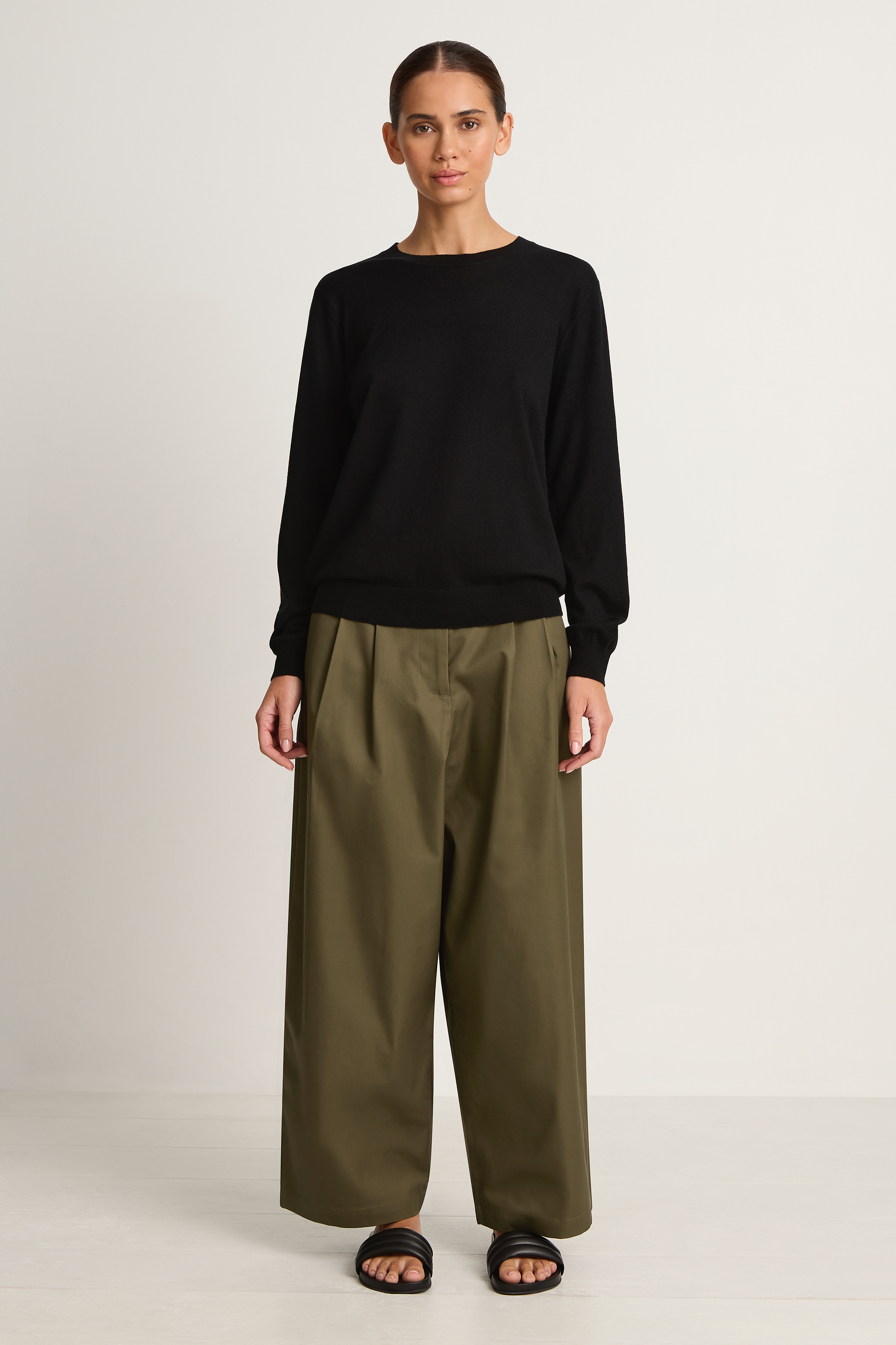 Demylee Chisha Superfine Cashmere Sweater - Black