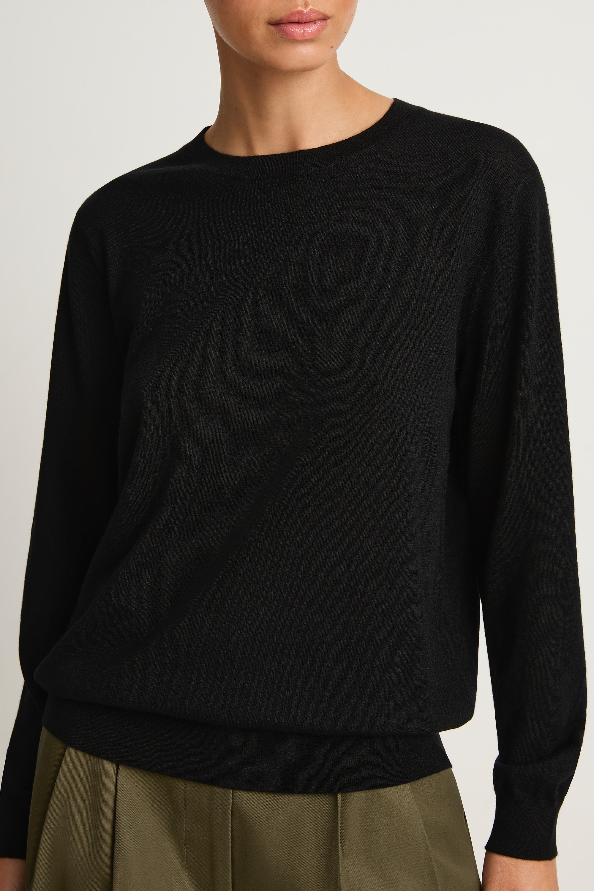 Demylee Chisha Superfine Cashmere Sweater - Black