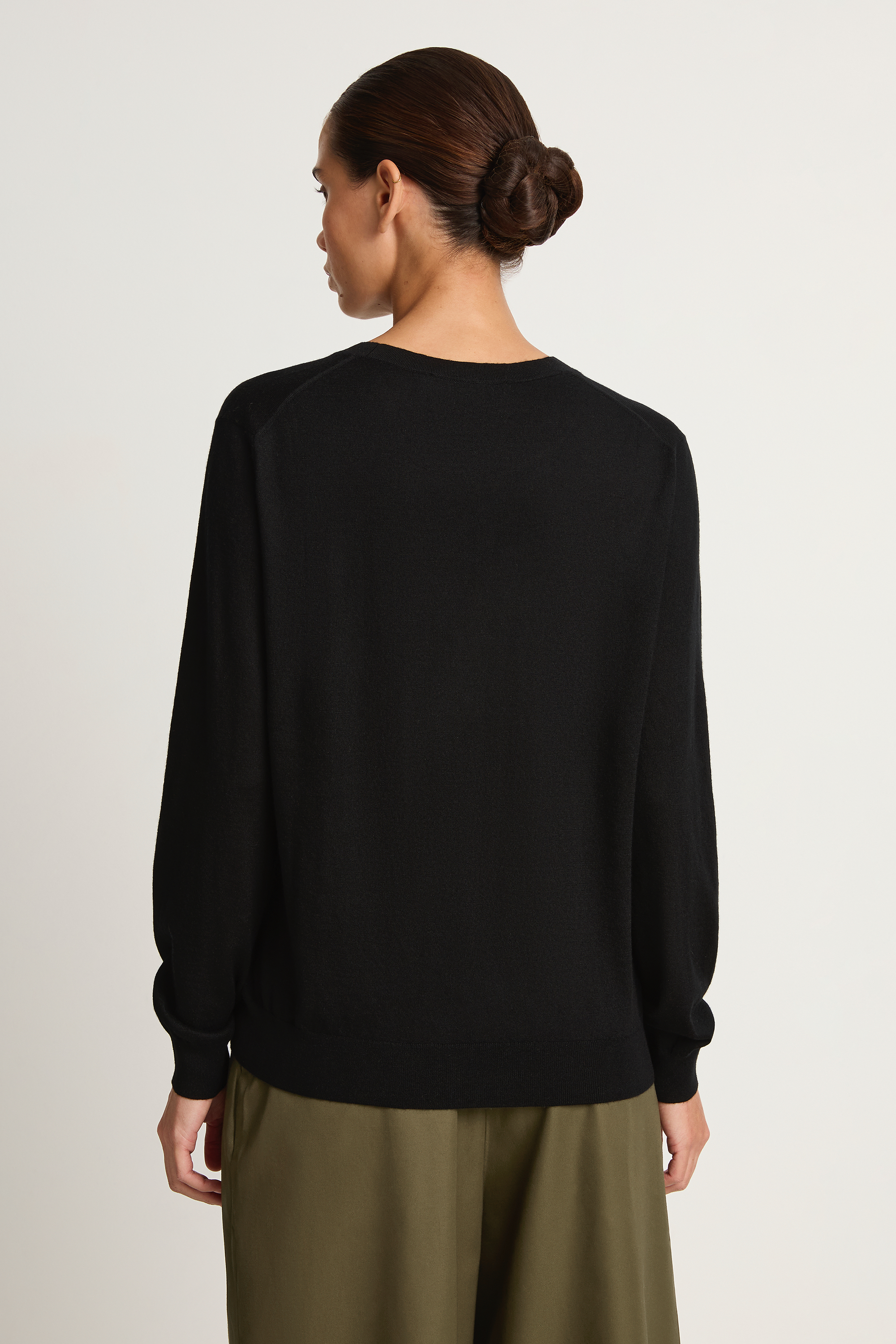 Demylee Chisha Superfine Cashmere Sweater - Black