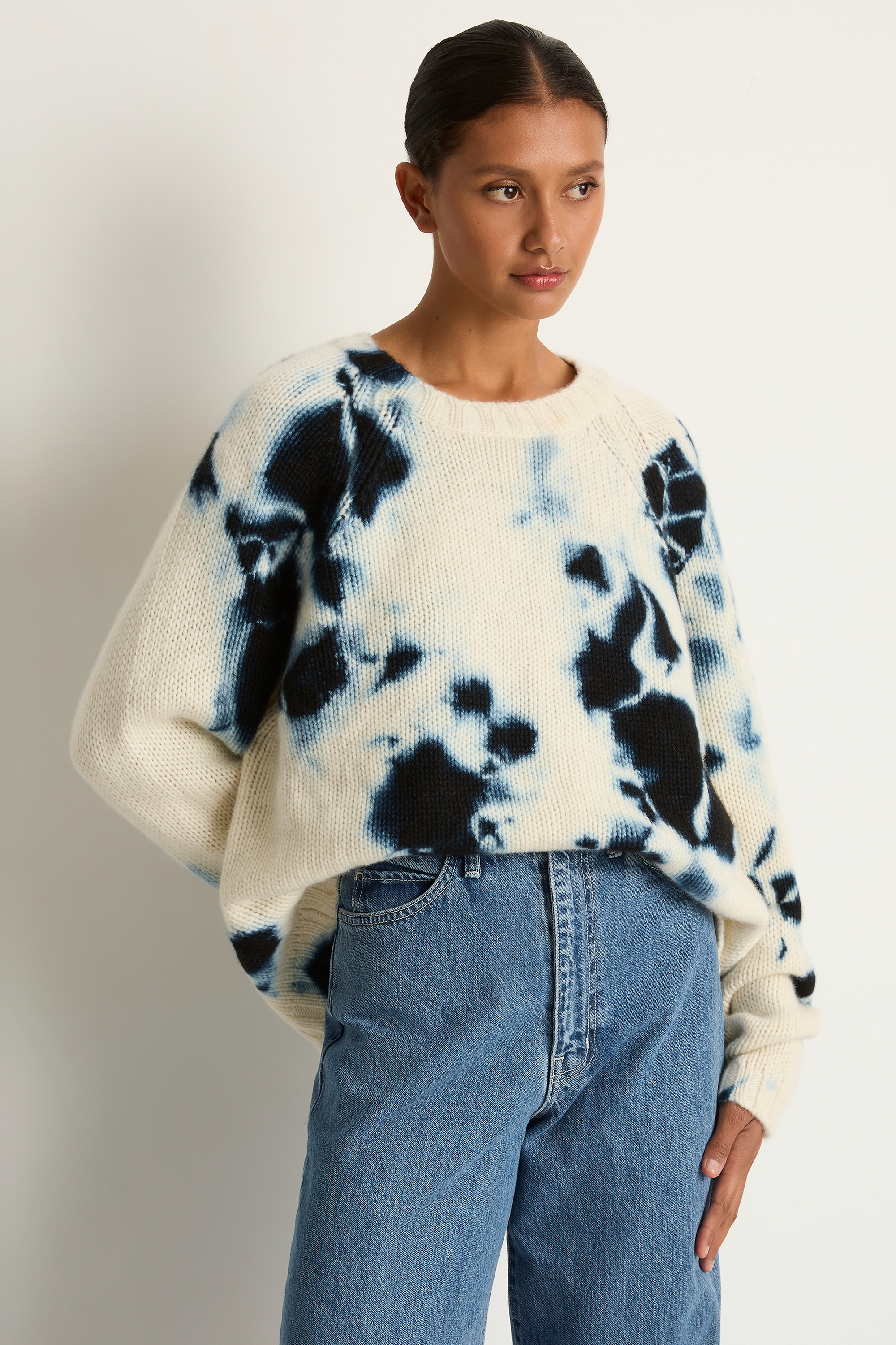 Suzusan Cashmere Hand Knit Raglan Pullover - Black / Natural White Suzusan Cashmere Hand Knit Raglan Pullover - Black / Natural White