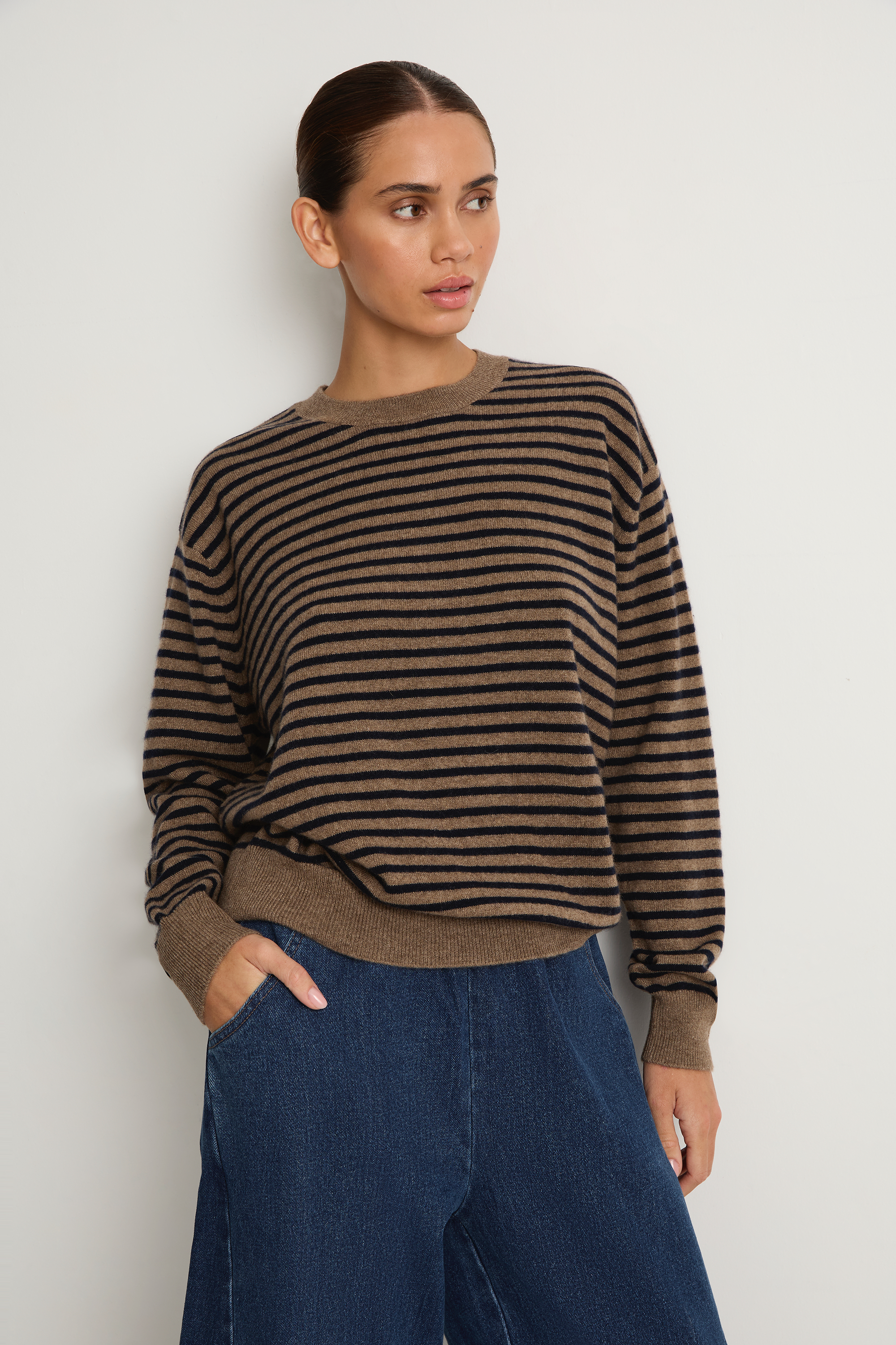 Demylee Neve Cashmere Sweater - Beige / Navy