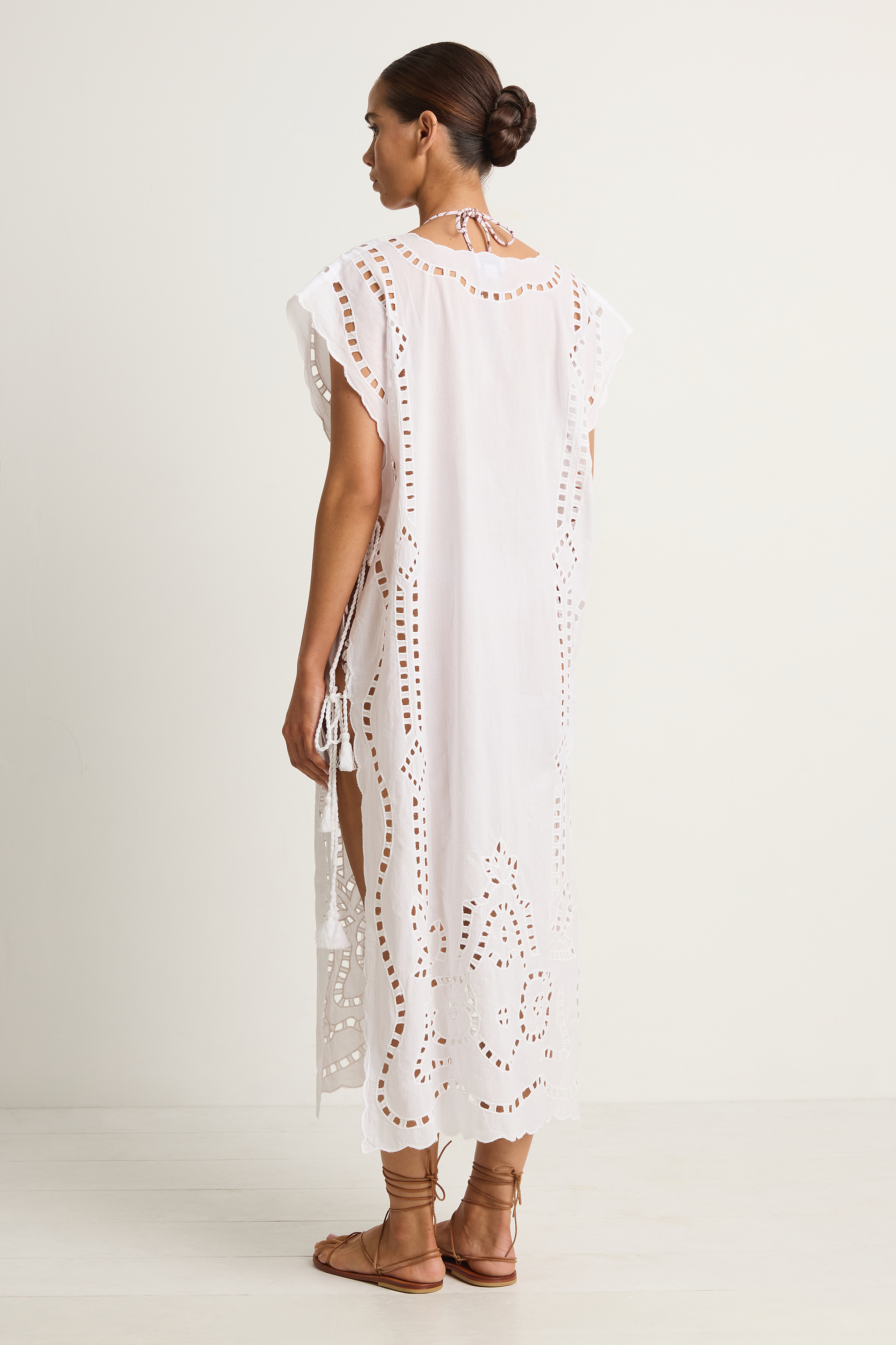 Juliet Dunn Narrow Poncho with Oversized Cutwork - white