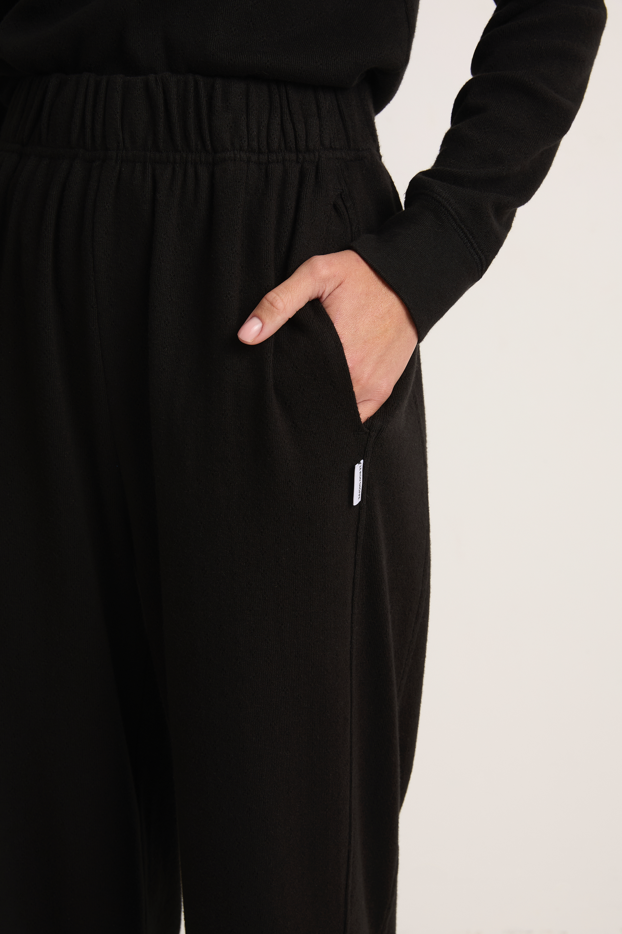 Le Bon Shoppe Pointelle Fundamental Tee & Balloon Pants - Black