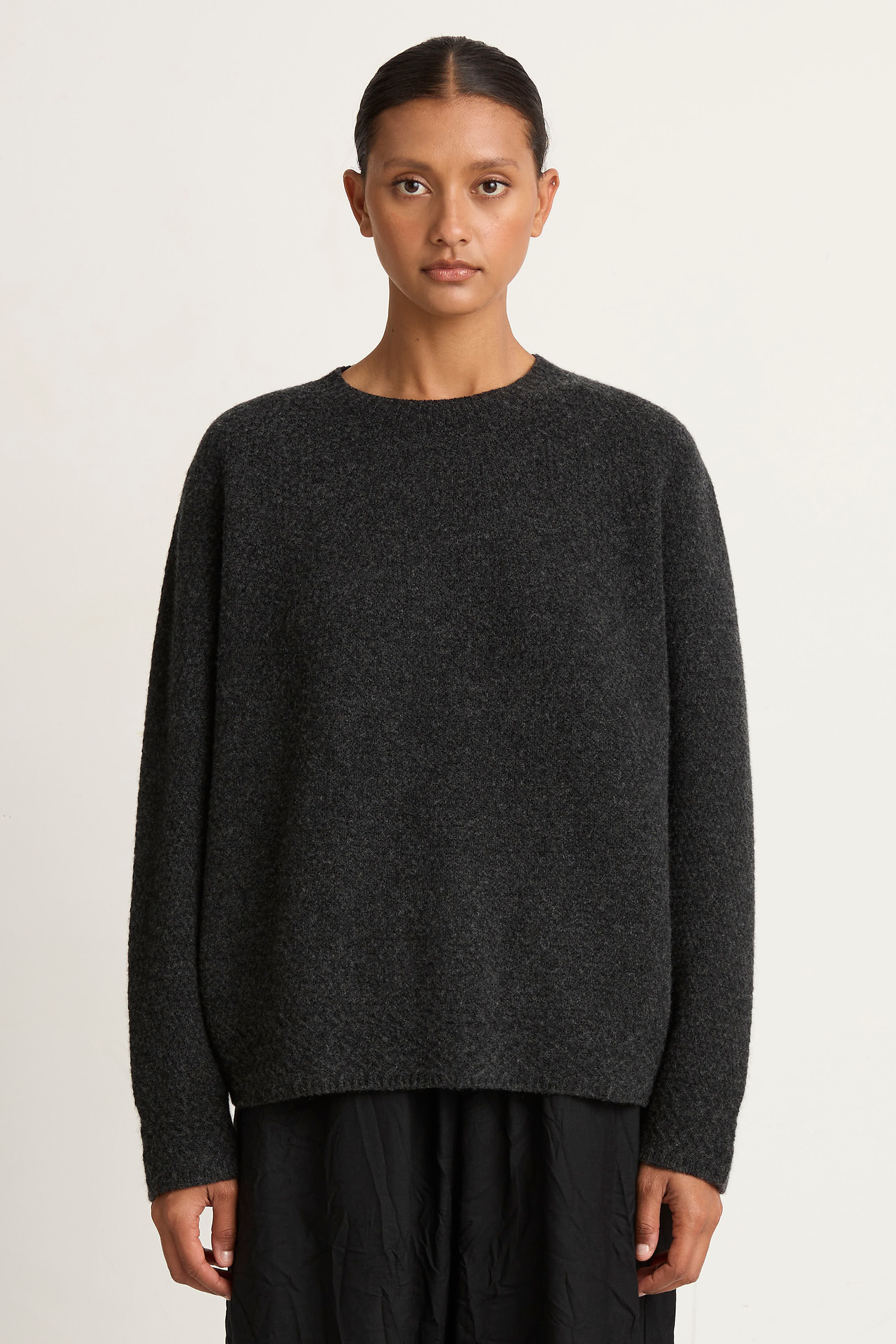 Pas De Calais Crew Neck Knit Pullover - Charcoal – Soleil Blue