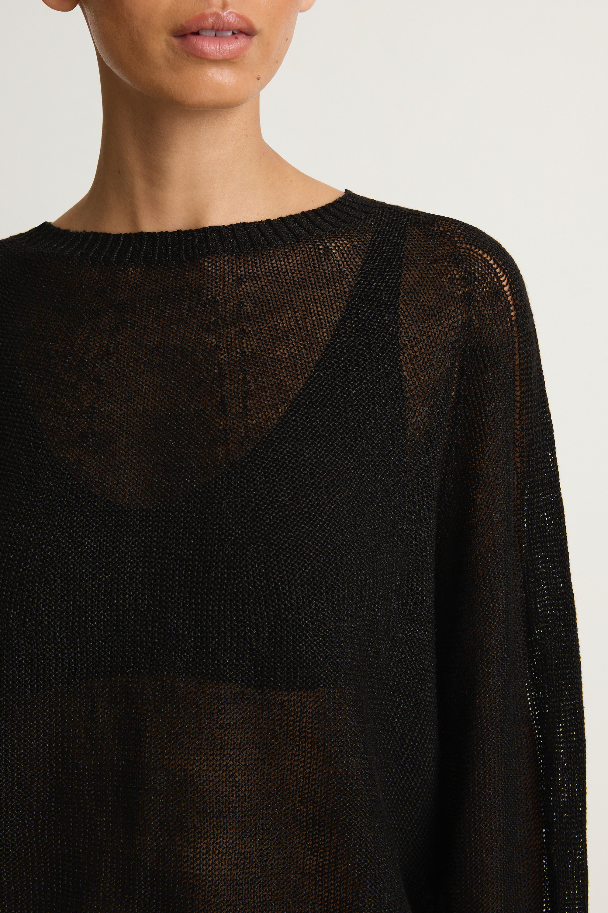 Pas De Calais Normandy Linen Crew Neck Pullover - Black