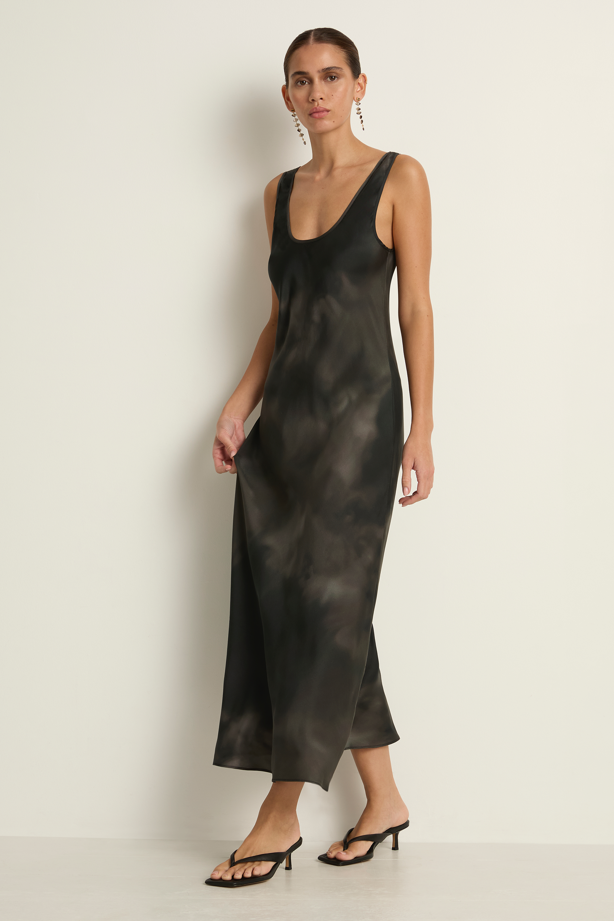 silk laundry high low dress The High Low Dress in Planktonic captured through Sofia Stenstrm's lens. An elevated silk silhouette that shifts with every step, patterned in our Planktonic print