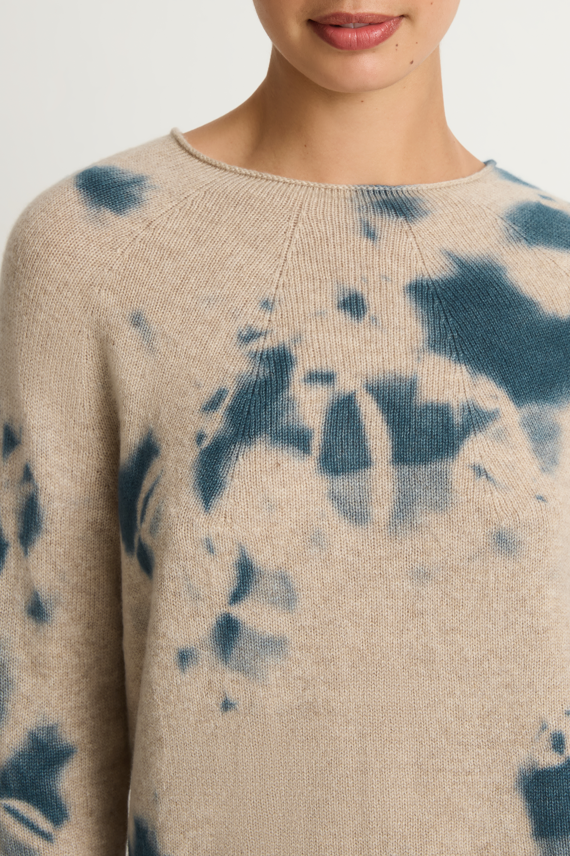 Suzusan Cashmere Seamless Long Pullover - Dark Blue / Sand