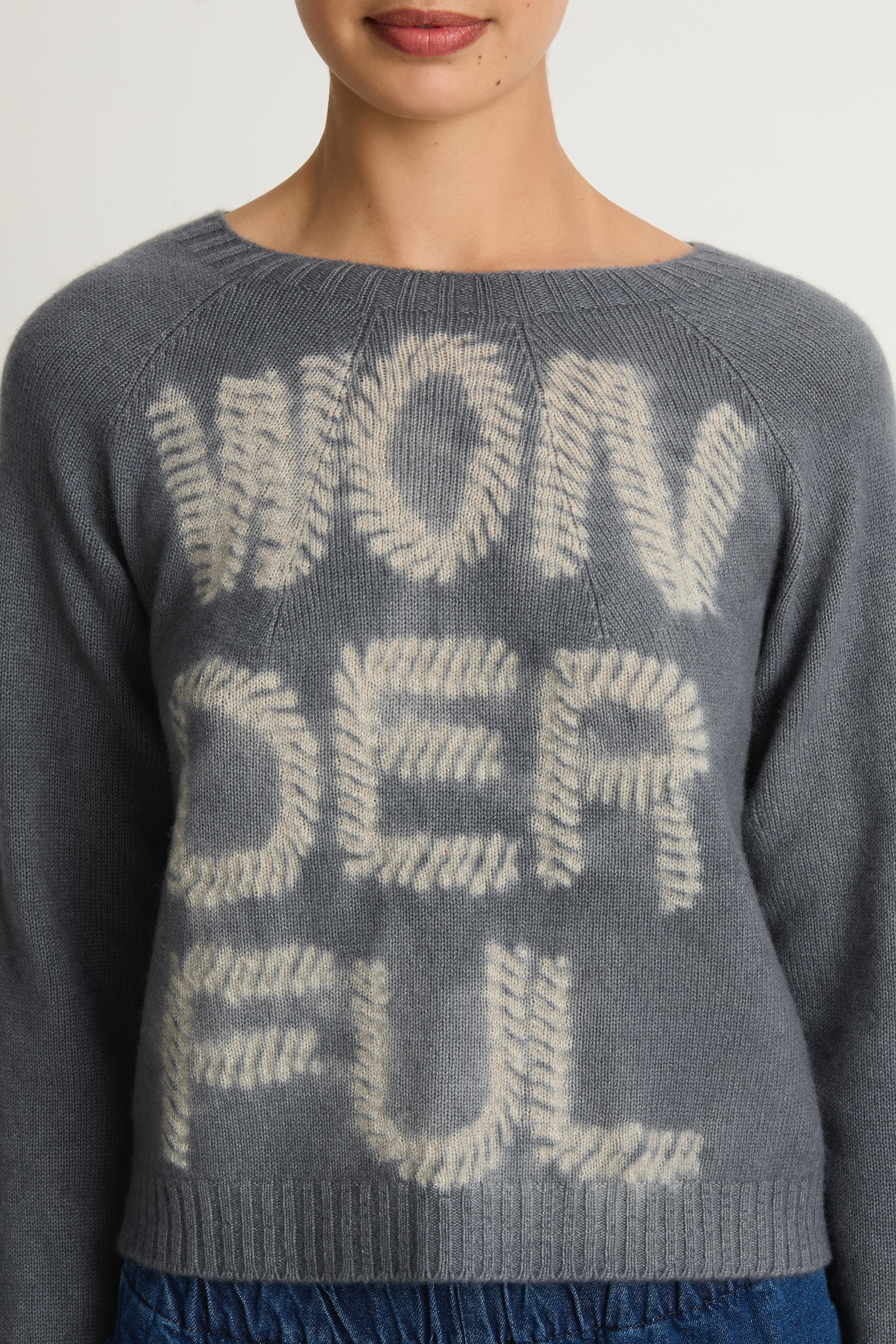 Suzusan Cashmere Seamless Short Pullover - Makinui Shibori "Wonderful Silver Grey / Light Grey