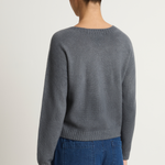 Suzusan Cashmere Seamless Short Pullover - Makinui Shibori "Wonderful Silver Grey / Light Grey