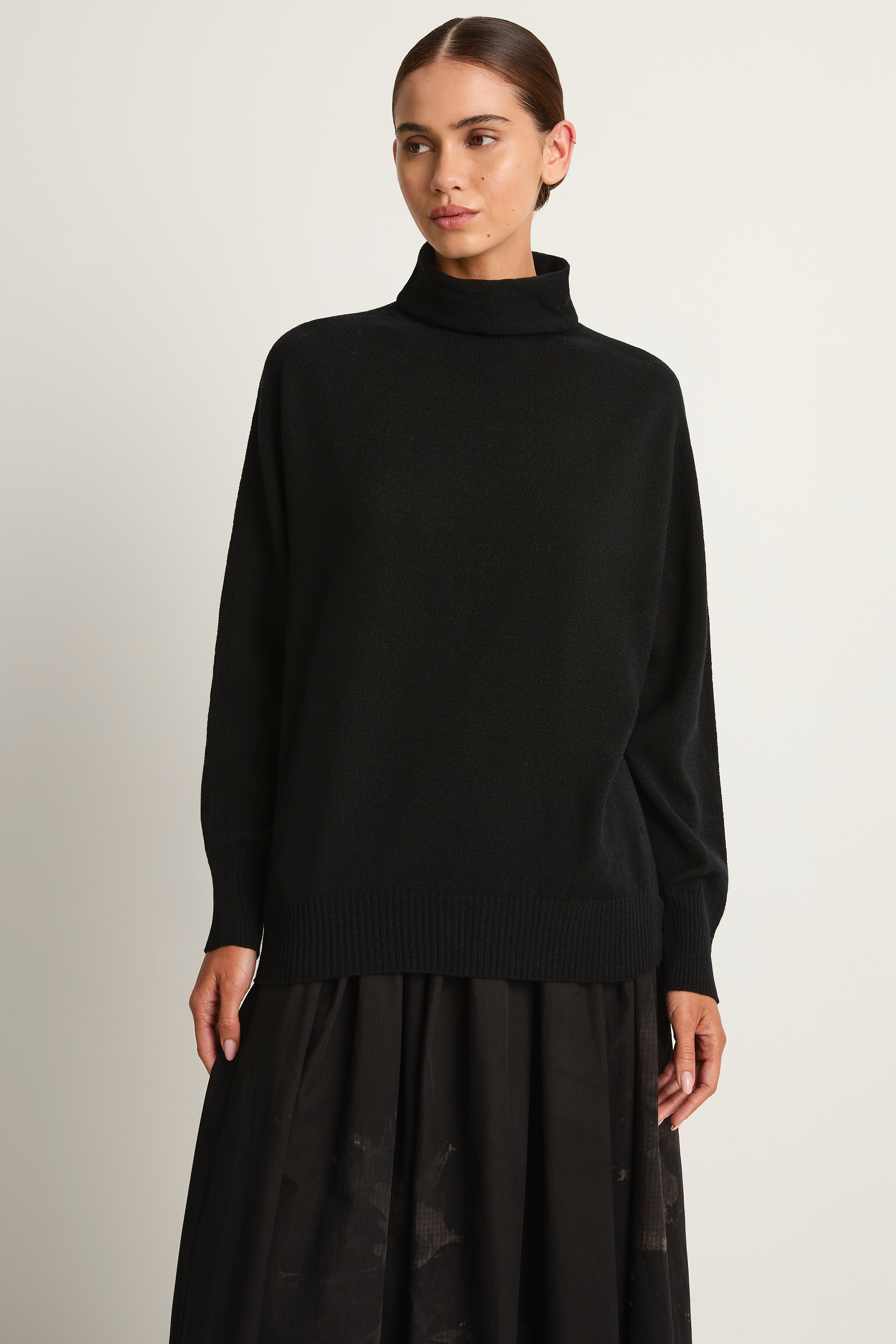 Pas De Calais Airy Wool Loose Turtleneck Pullover - Black