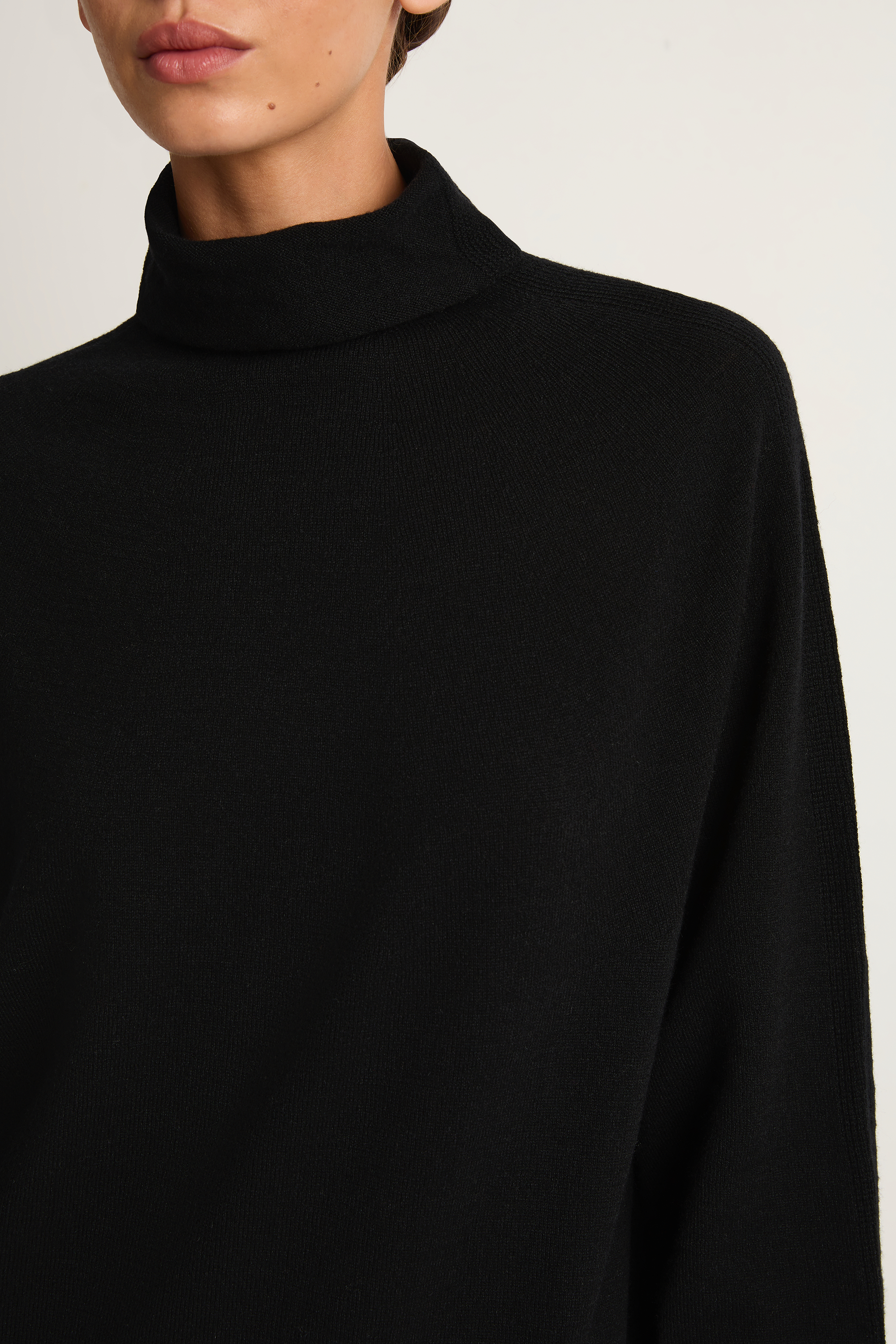 Pas De Calais Airy Wool Loose Turtleneck Pullover - Black