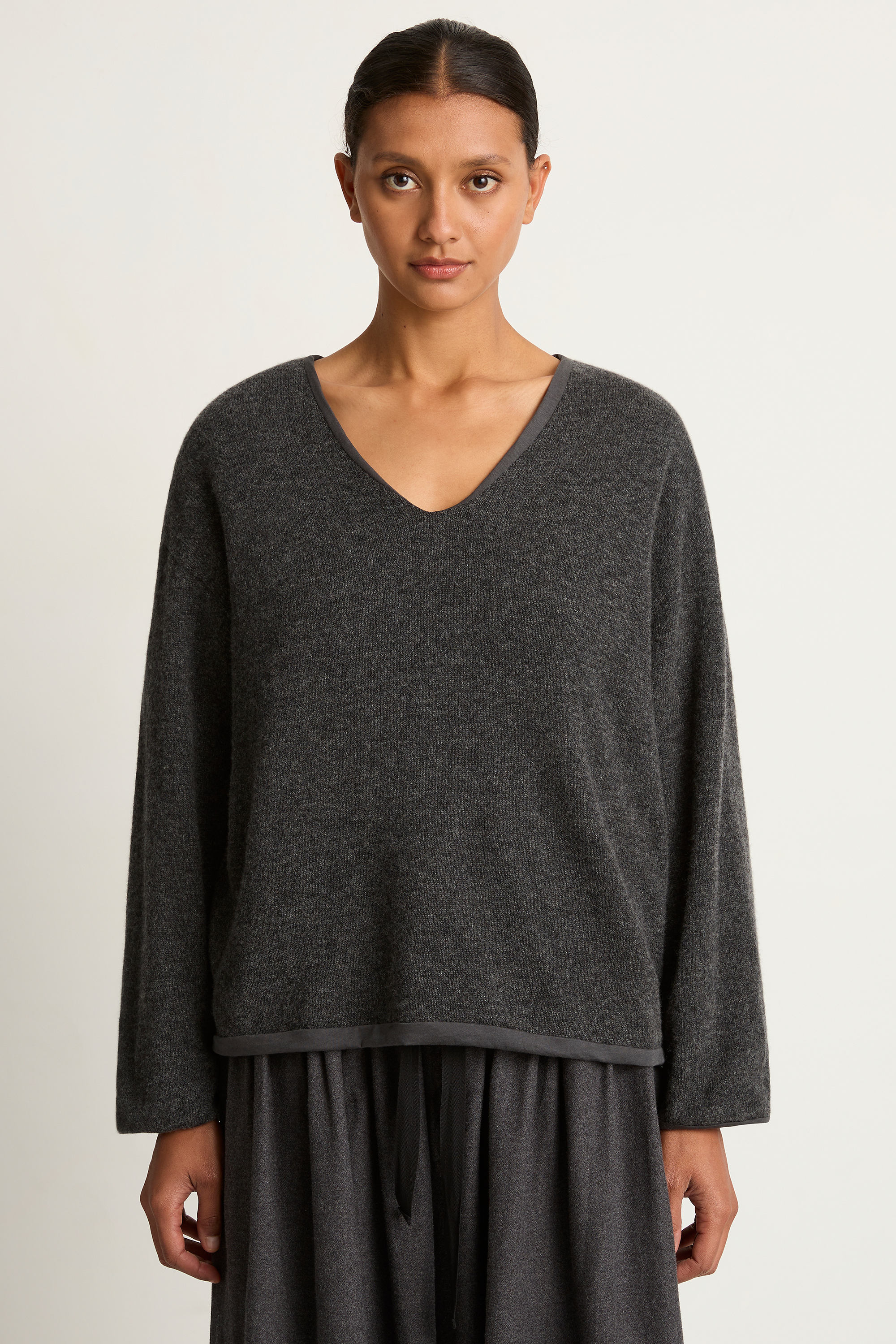 Elsa Esturgie Midi V-Neck Sweater - Grey