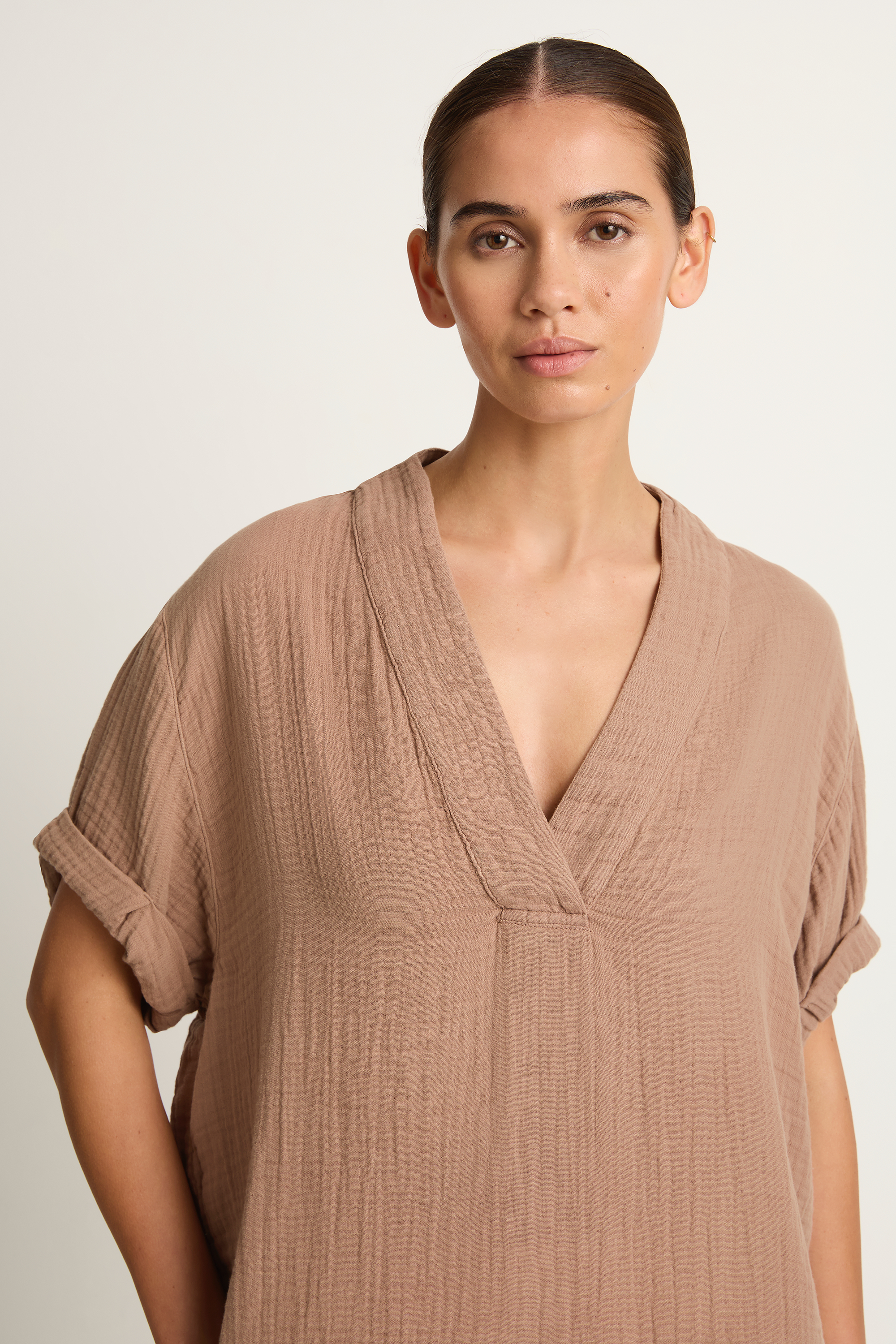 Xirena Avery Top - Ash Brown