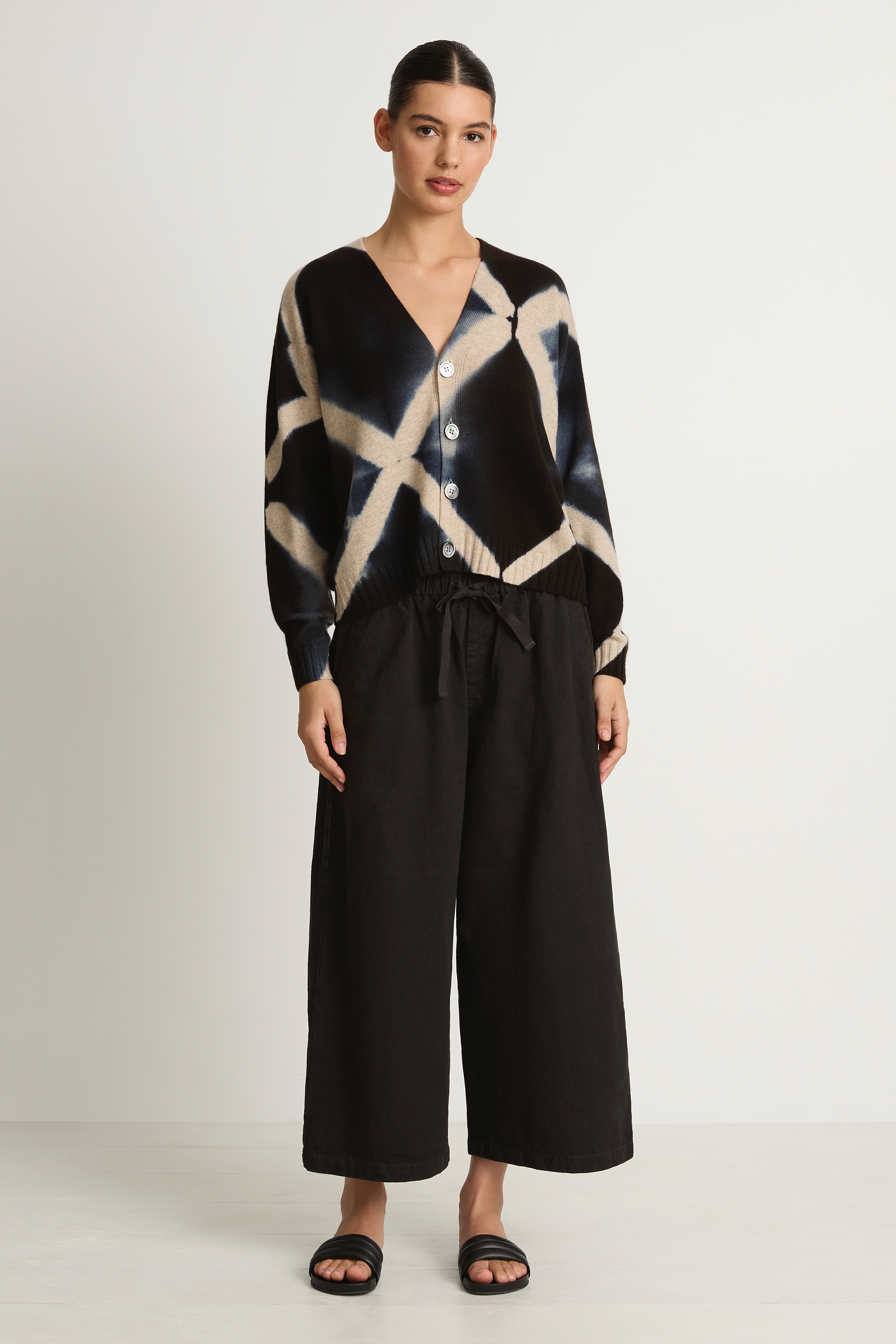 Pas De Calais Organic Cotton Linen Natural Twill Cropped Wide Pants - Black