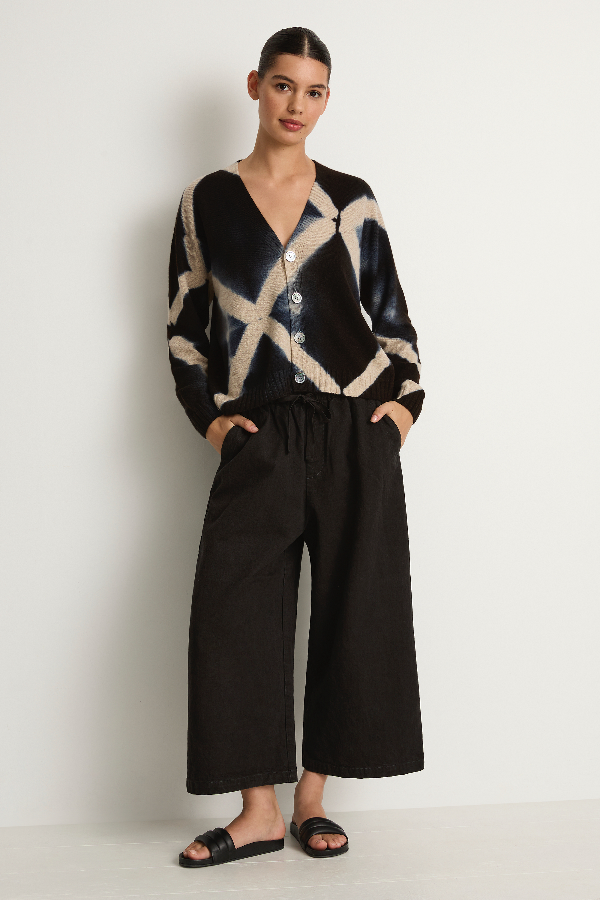 Pas De Calais Organic Cotton Linen Natural Twill Cropped Wide Pants - Black