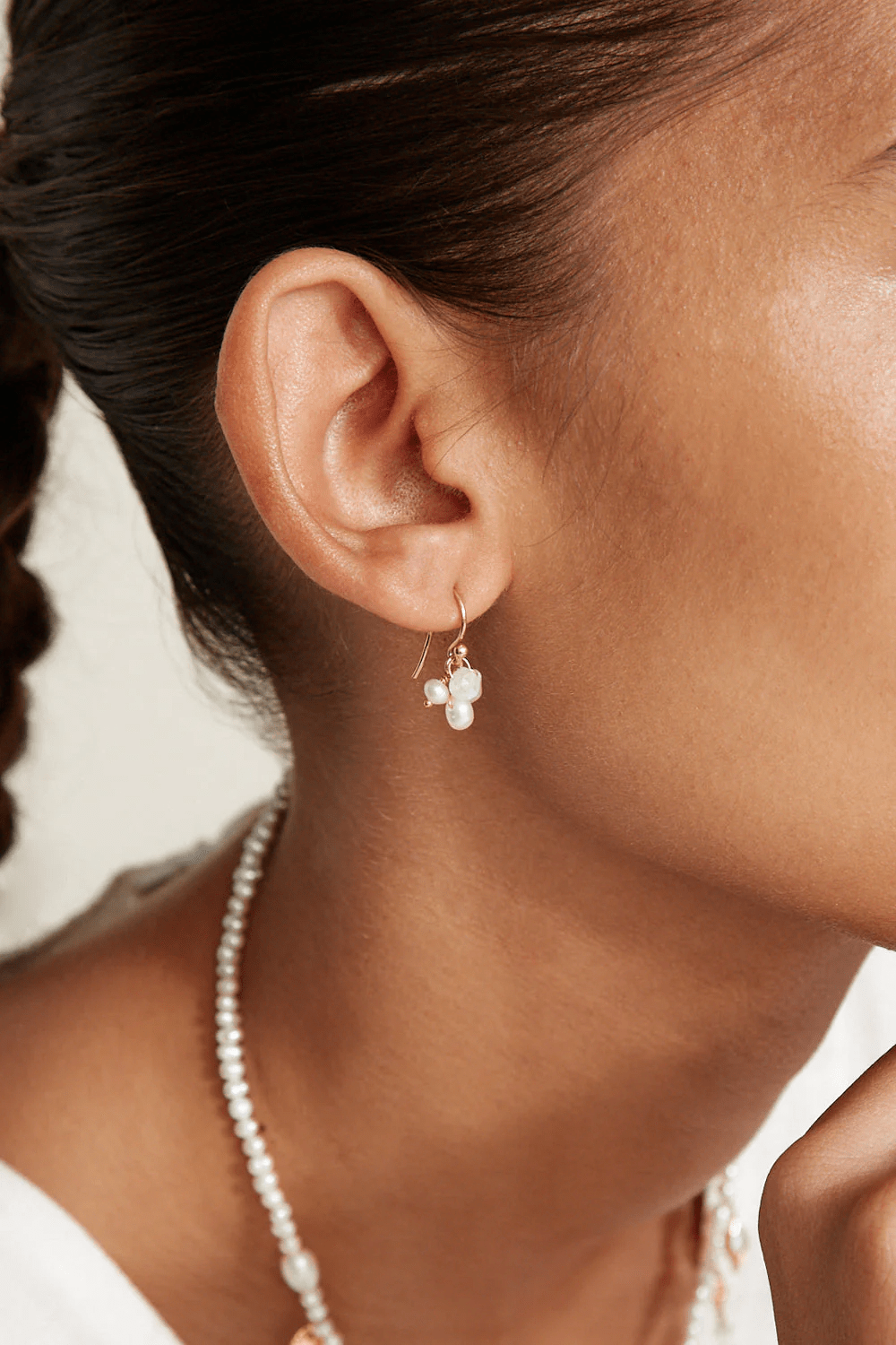 Chan Luu Hila Earrings - White Pearl Mix