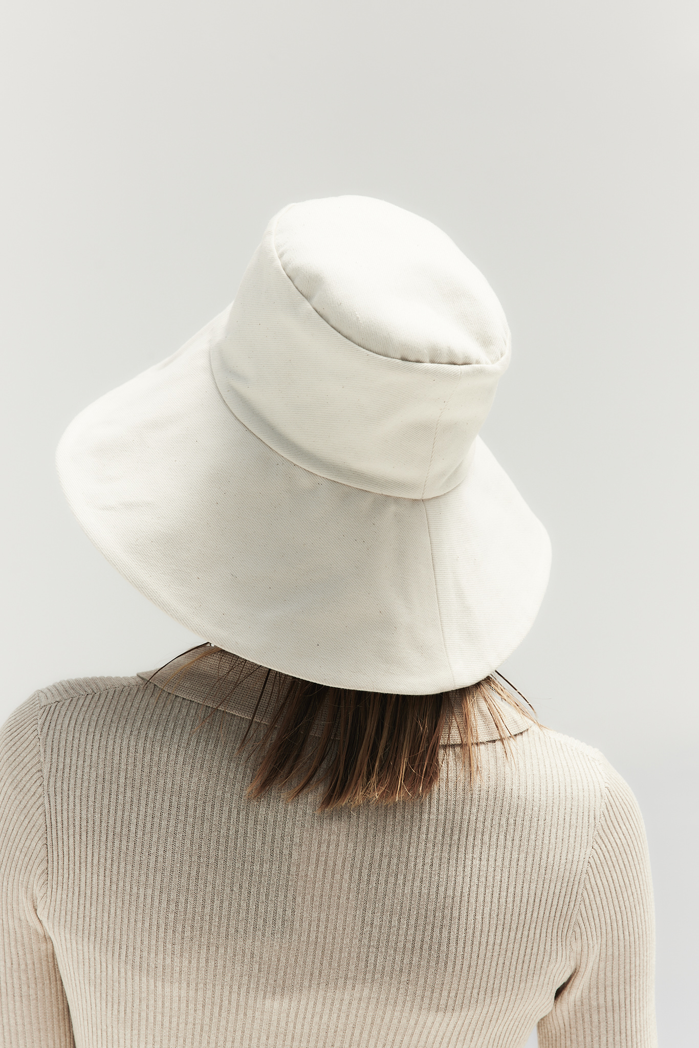 Janessa Leoné Walker Bucket Hat - Off White