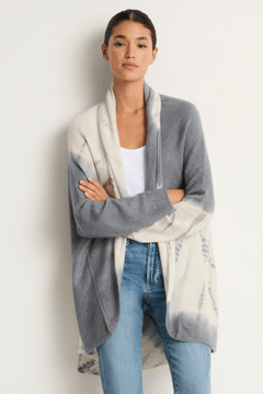 Suzusan Cashmere Seamless Upside Down Cape