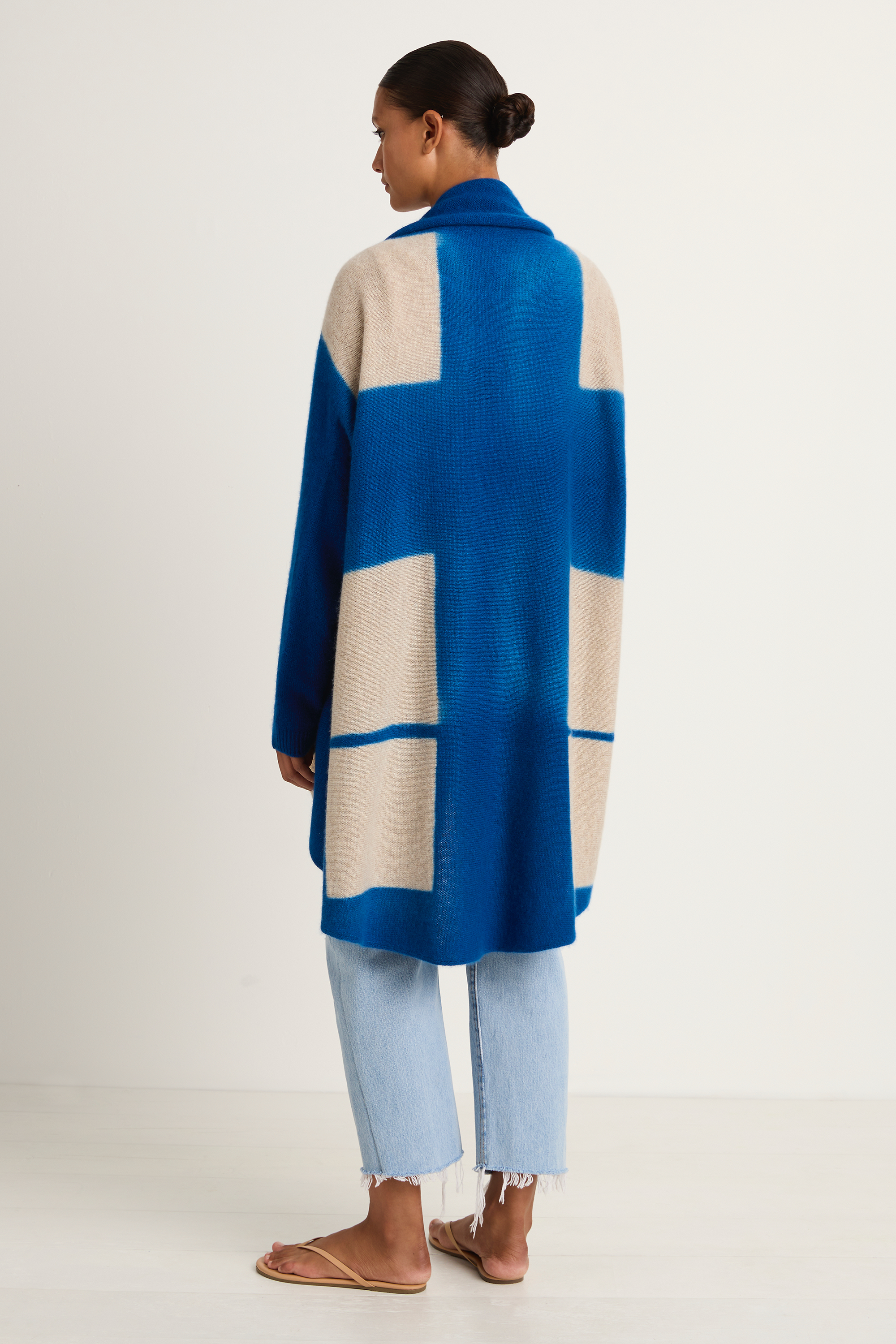 Suzusan Cashmere Seamless Upside Down Cape - Royal Blue / Sand