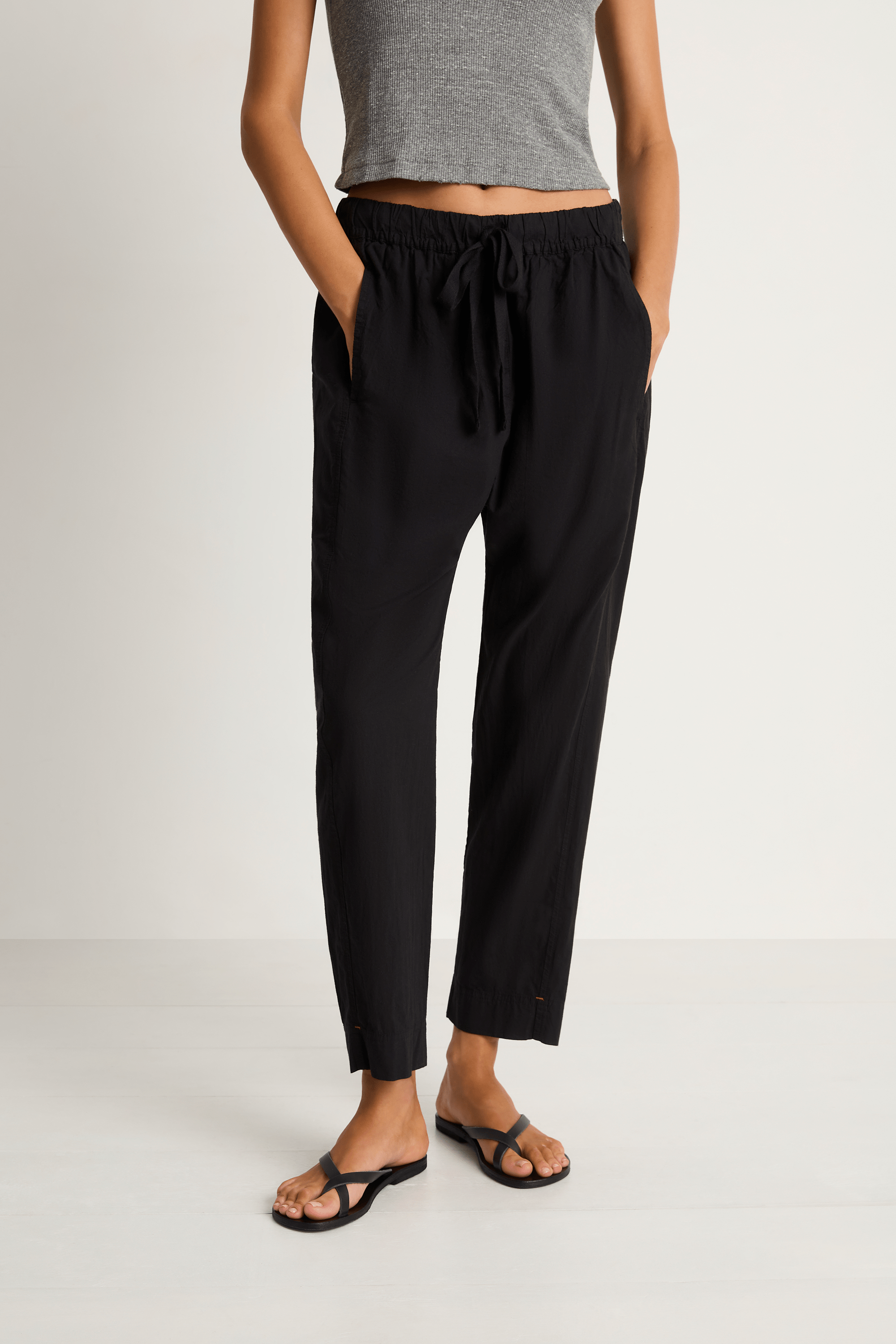 Xirena Draper pant in black – Soleil Blue Xirena Draper pant in black – Soleil Blue
